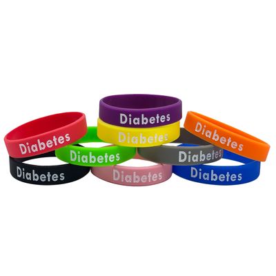 Diabetestunnus uppopainettu silikoniranneke, L-koko Diabetestunnus uppopainettu silikoniranneke, L-koko